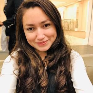 Meet your Posher, Yaneth